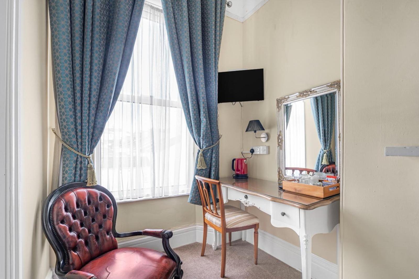 Summerlands 4* Torquay